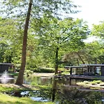 Stylish Hoenderloo Family Bungalow * 霍德鲁